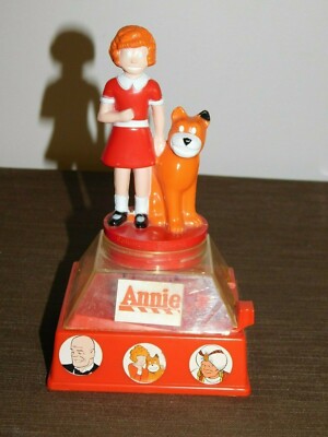 VINTAGE TOY 1981 COLUMBIA PICTURES  LITTLE ORPHAN ANNIE PENNY GUMBALL BANK -image